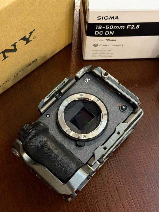 Продаю свою Sony FX30 с Sigma 18-50 2.8