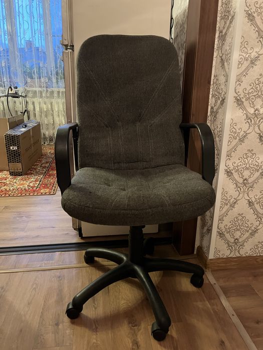Продам офисное кресло