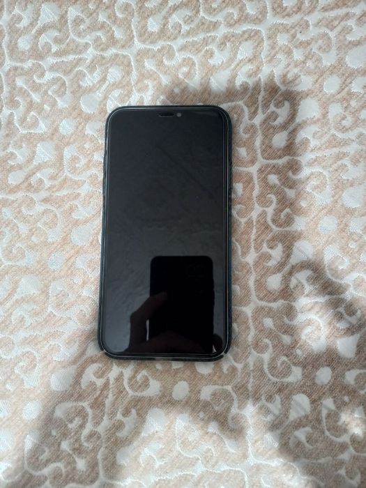 Iphone 11 в хорешем состаяния
