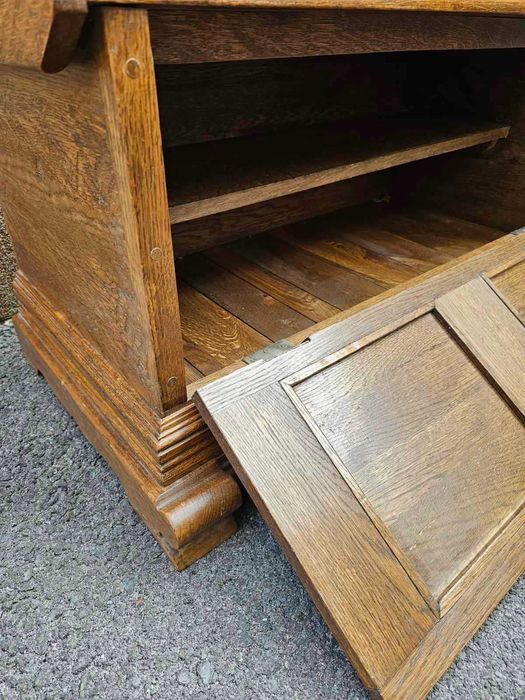 Масивна дъбова ракла с дърворезба