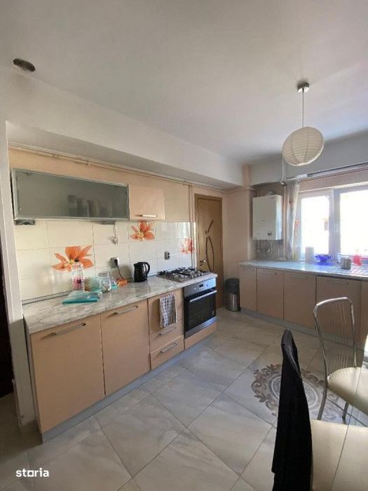 Apartament 3 camere decomandat, 87 mp, balcon, zona Piata Cipariu, Cen