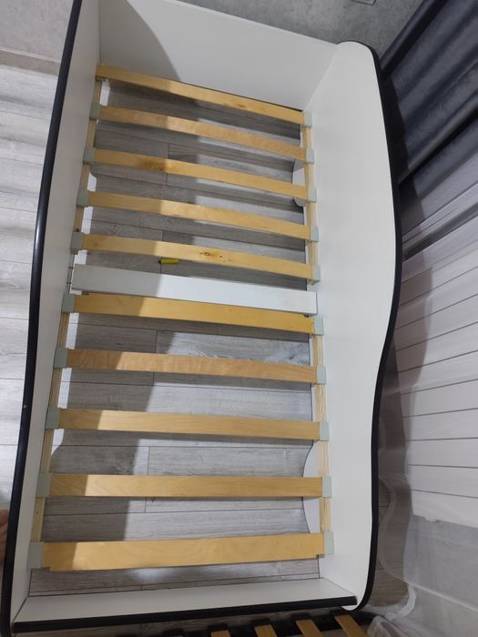 Продам кровать машинку