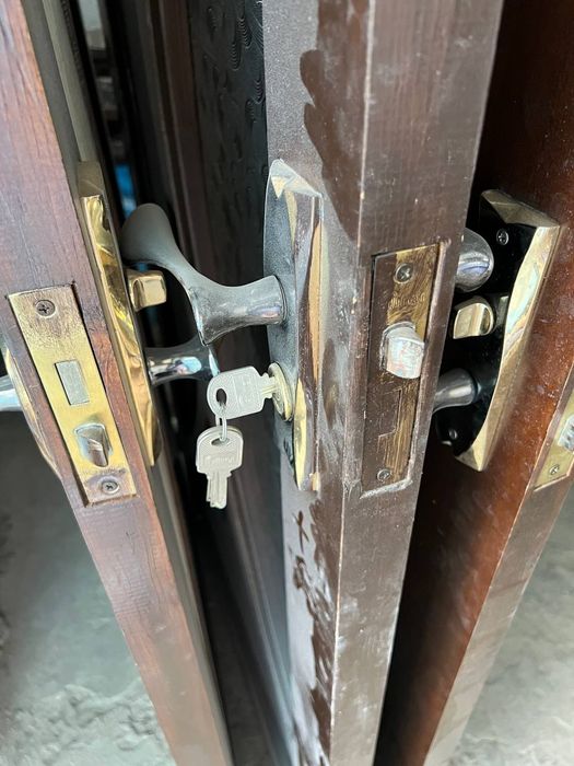 Двери на продажу