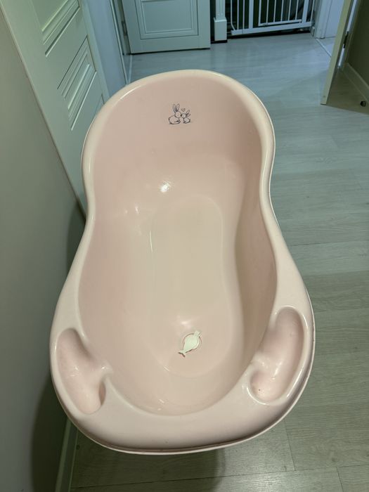 Ванночка со стойкой для детей