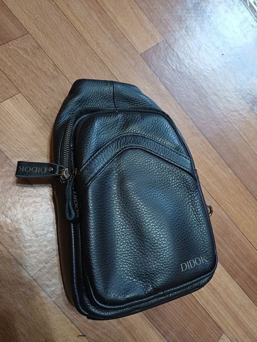 Продам кожаную барсетку