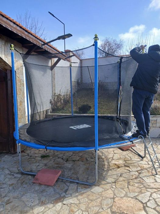 Детски батут за игра