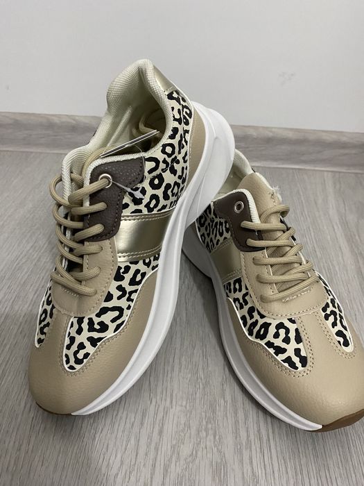 Дамски   сникърси