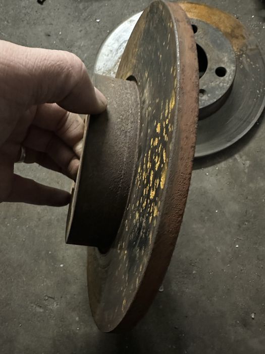 Продам 2 пары тормозных досков