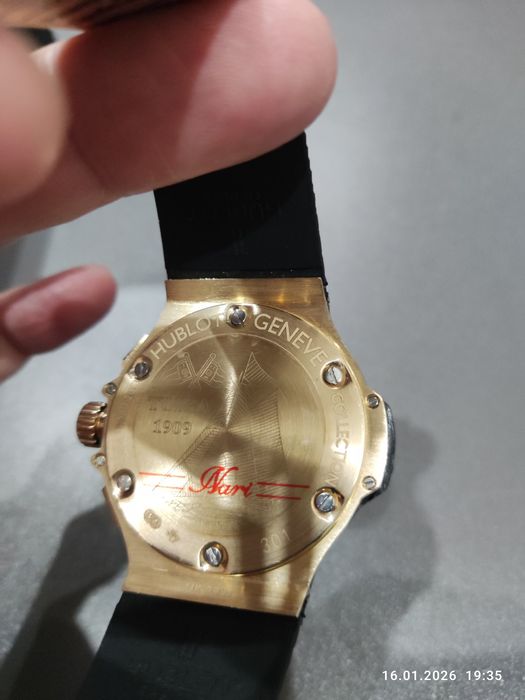 Продаю дорогие золотые часы HUBLOT !