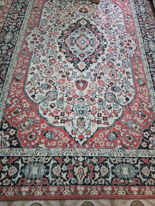 Продам ковры напольные