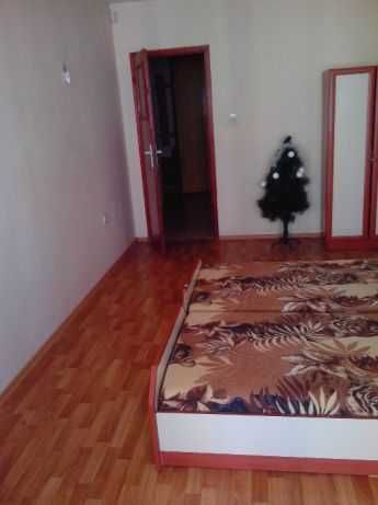 Дава се под наем Двустаен апартамент в Бургас, Славейков - 65 кв.м за 195 € - Снимка #1