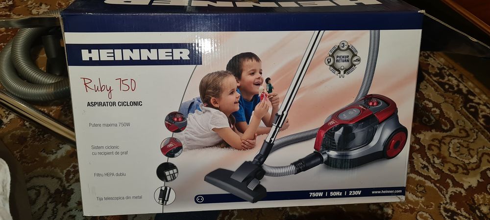 Aspirator heinner Ruby 750 fără sac