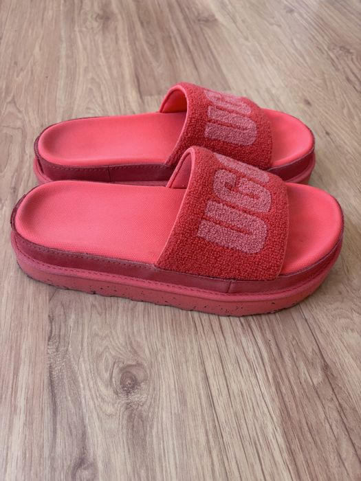 Ugg сланцы…………..