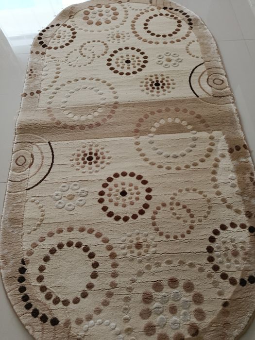 Covor oval mic bej