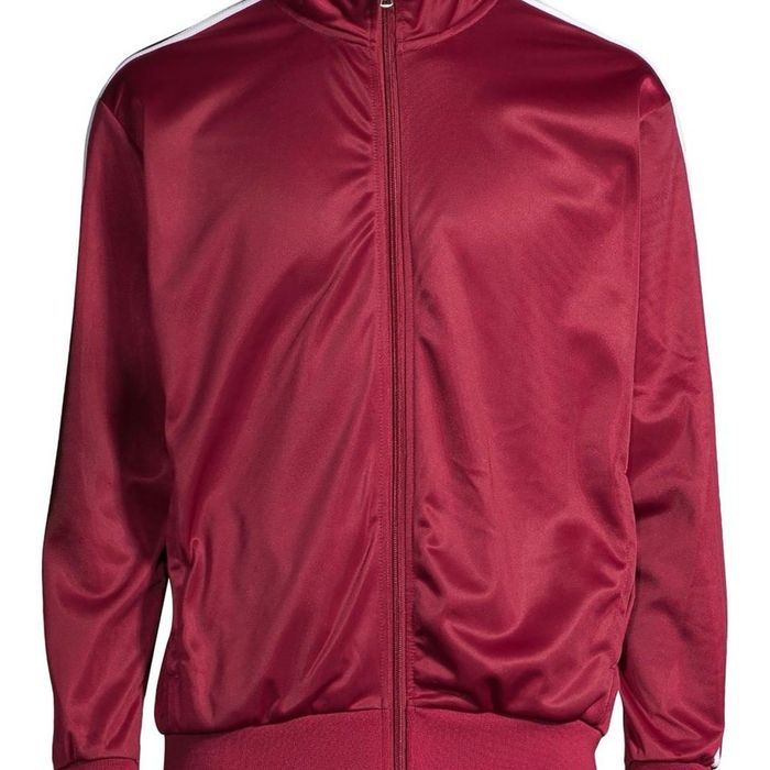 Оригинальные спортивные ветровки на молнии.