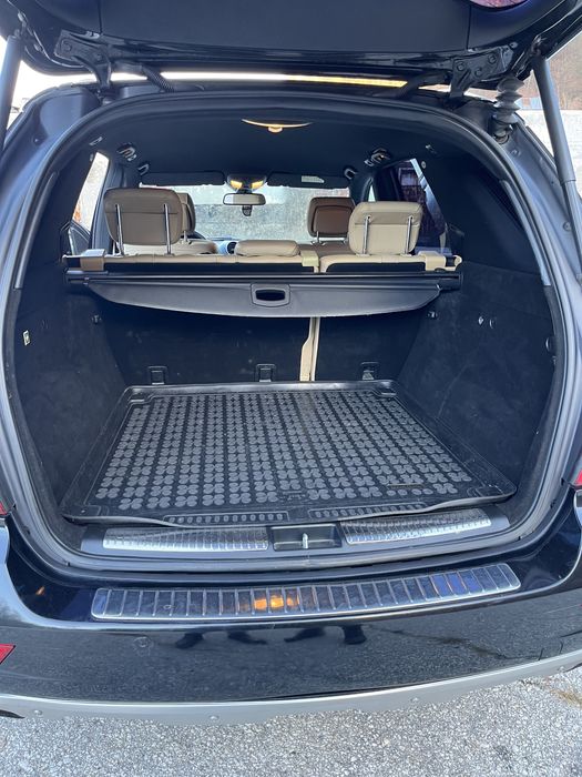 Продавам Мерцедес МЛ