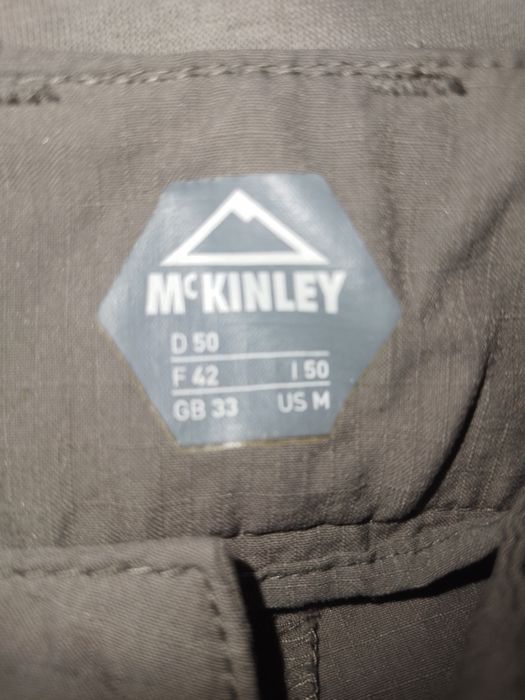 Pantaloni vara diferiti