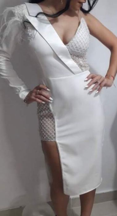 Rochie bby albă cu pene