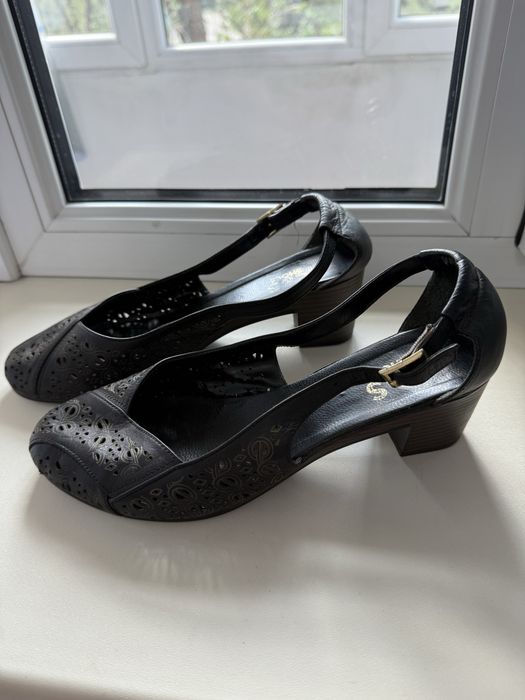 Туфли , босоножки кожаные 38, 39 размер