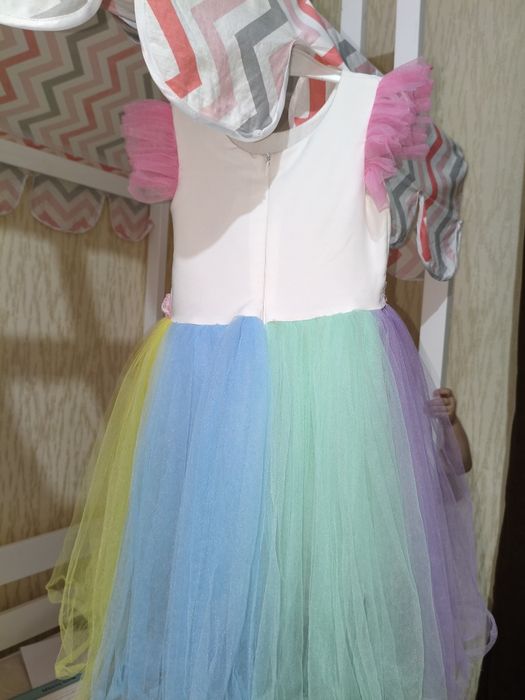 Детское нарядное платье на 3-5 лет