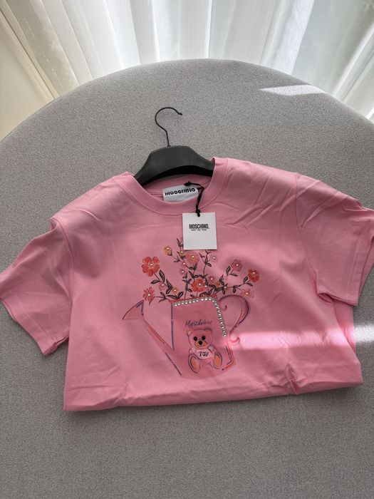 Продам женскую футболку Москино