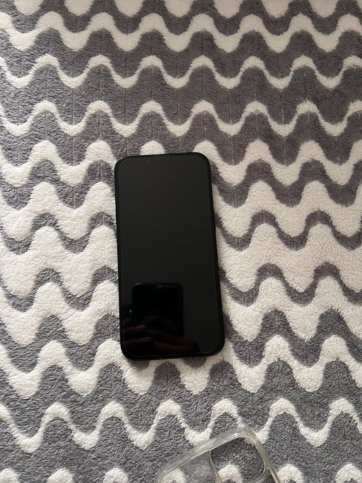 Vand iphone 13 .