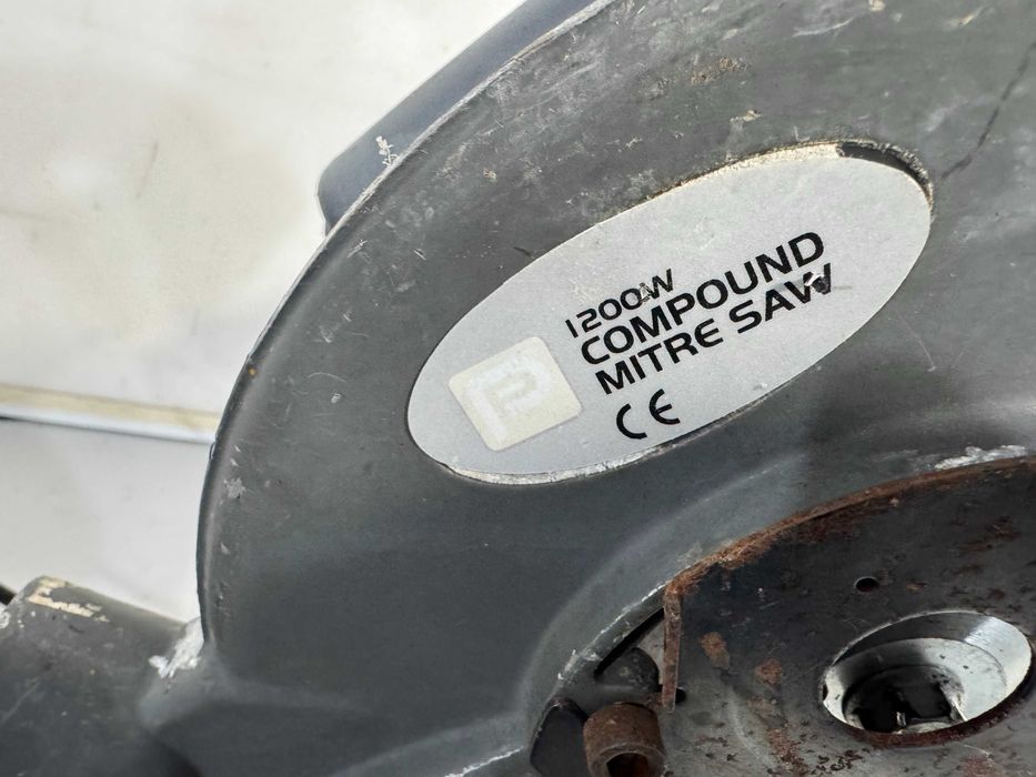 Циркуляр пендула - Pro  1200W / 210mm