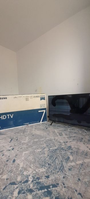 Samsung  телевизор подаётся