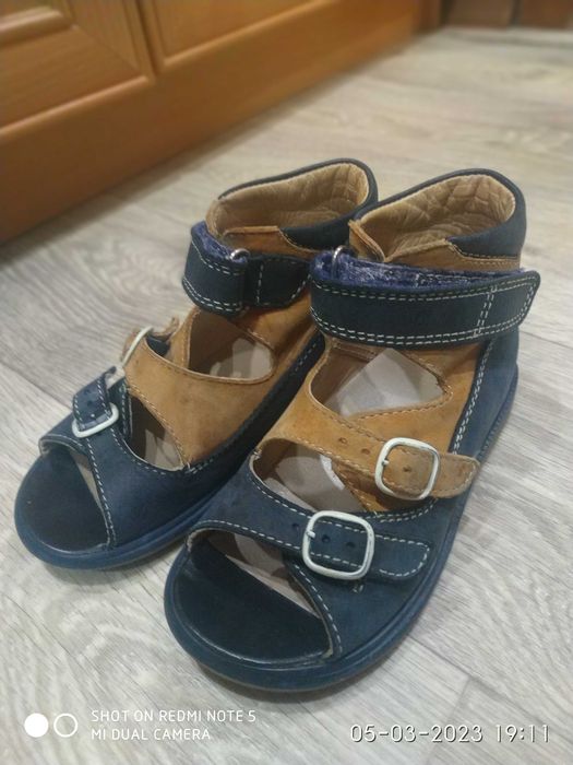 Продам ортопедические сандалии