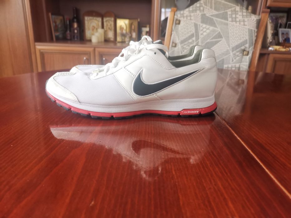 Vând adidași nike mărime 43