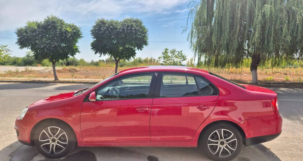 Volkswagen Jetta,  2010, 105 CP