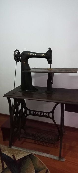 Masina de cusut incaltaminte/ haine Singer