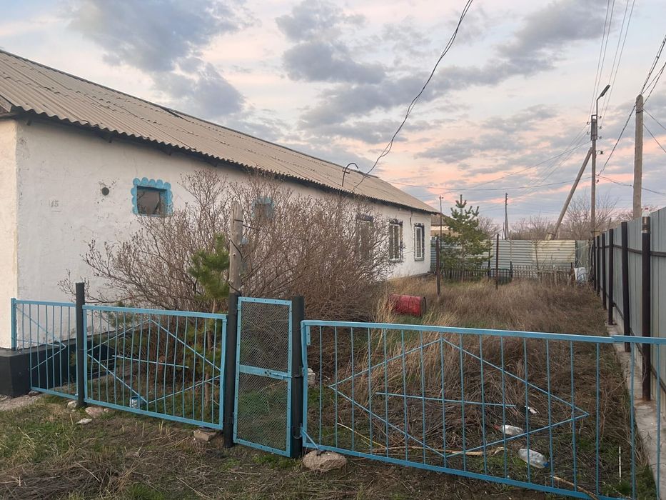 Продаётся на строй материалы