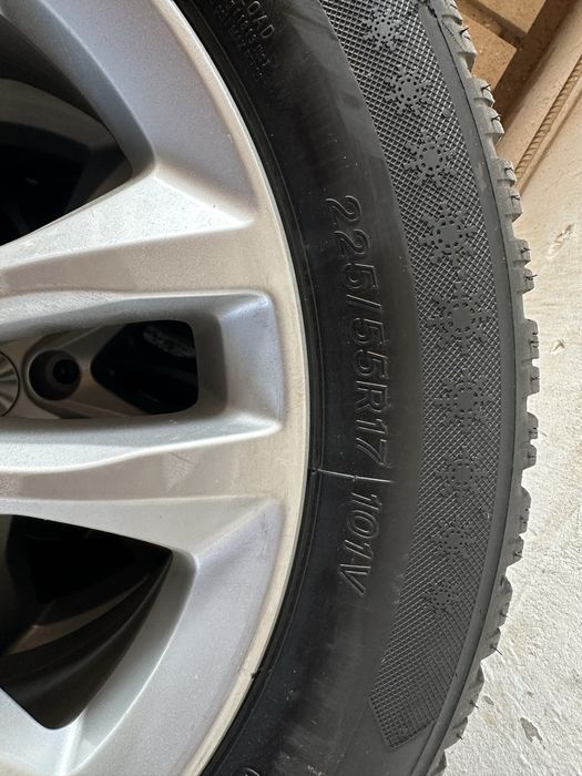 Балон LASSA (турецкий) зимный 225/55/R17 (Без Диска)