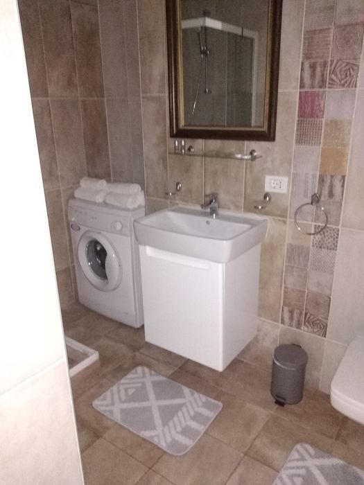 Inchiriez garsoniera central