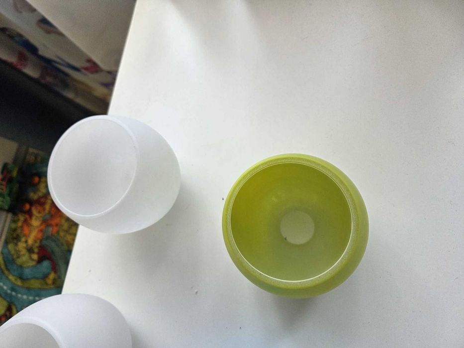 Vand 4 abajururi de sticla pentru lustra E14