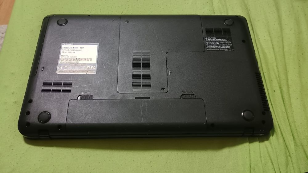 Laptop pentru piese sau reparație. Toshiba c855