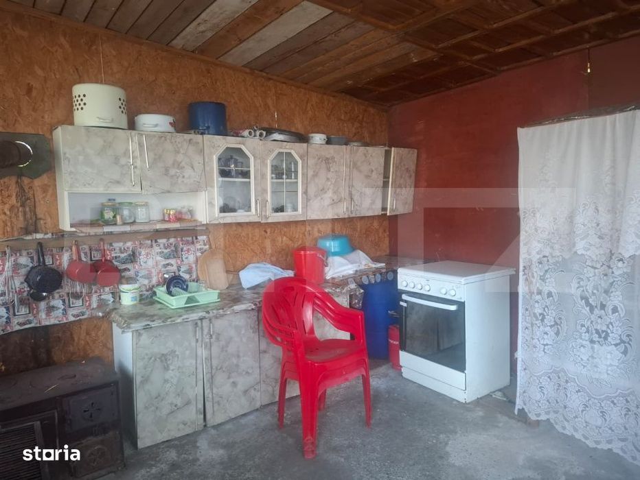 Casa de vanzare, 90 mp, teren  2.800 mp, zona Crangurile de Jos