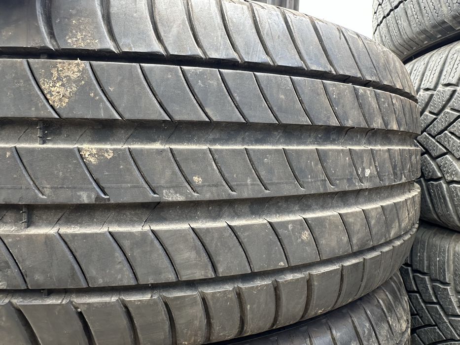 225/50/18-Michelin