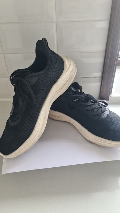 Кроссовки размер 39