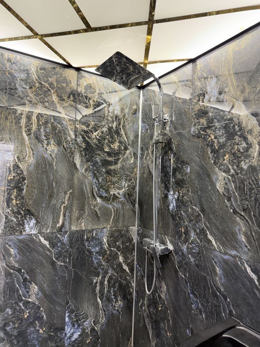 3 xonali kvartira sotiladi. Buxoro siti 6 qavat yangi qurilgan liftli