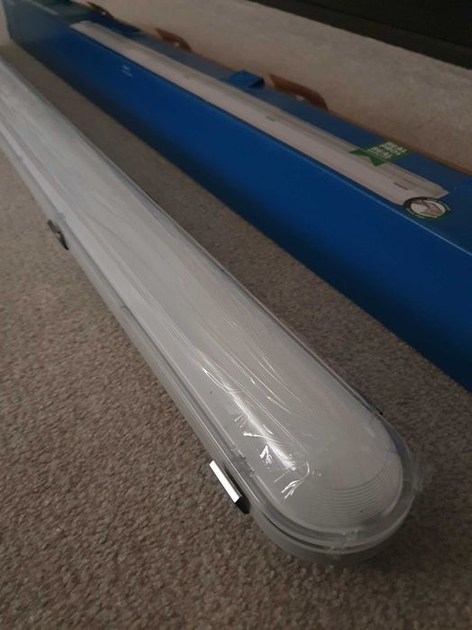 Corp Iluminat Aplicat Led Philips CoreLine