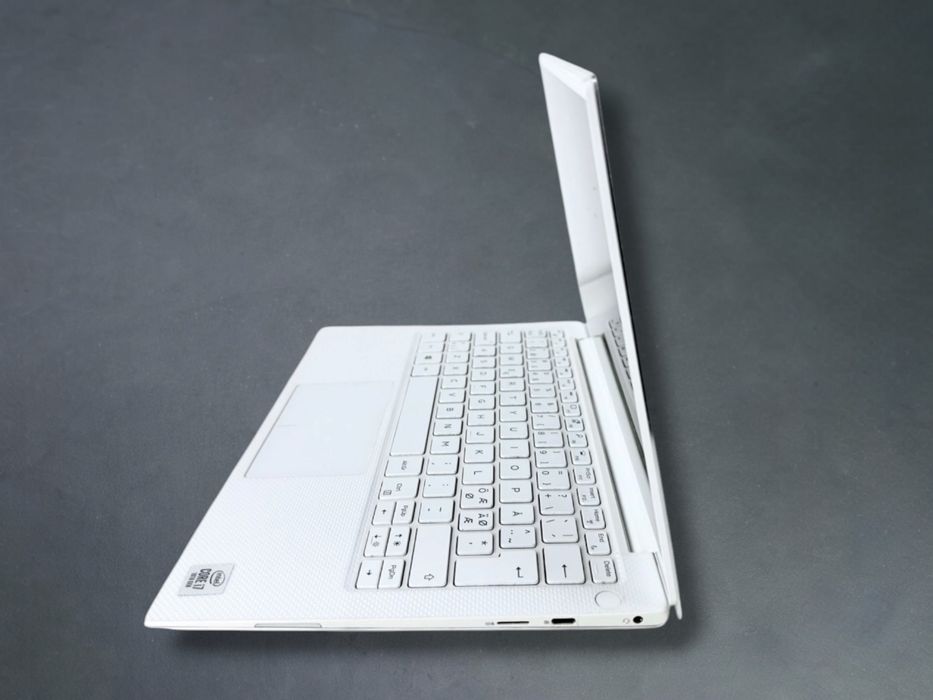 Лаптоп Dell XPS 13 7390 13" Touch 4K i7-10510U 16GB 512SSD Гаранция!