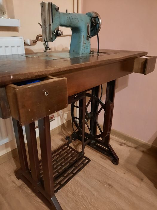 Masina de cusut Casnica Super de Cugir