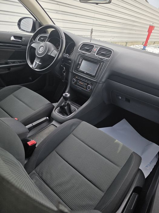 Volkswagen Golf 2011 euro5 benzina navi clima jante carlig Recent adus