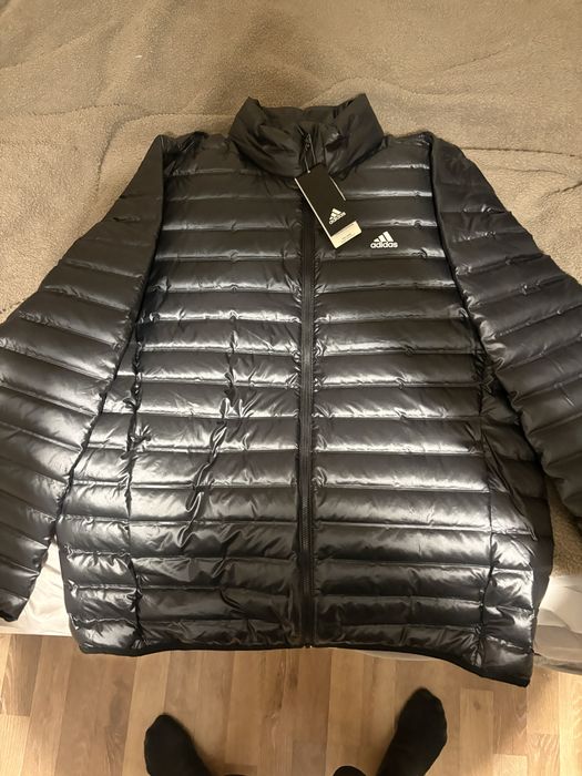 Чисто ново яке adidas с етикети
