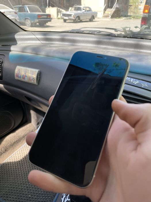 Продам айфон Iphone 11 64gb