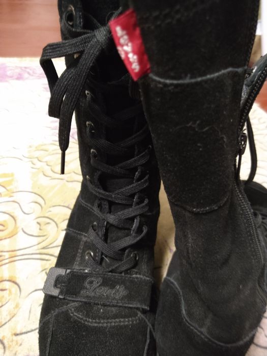 Ghete dama Levis piele intoarsa