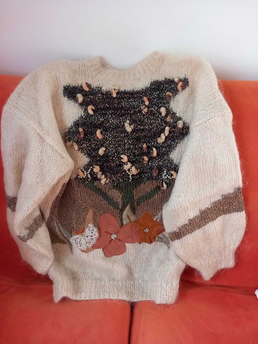 Дизайнерски пуловер ръчна изработка уникат