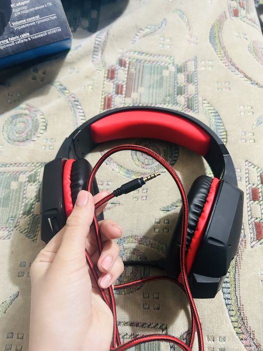 Наушники с проводом и микрафоном